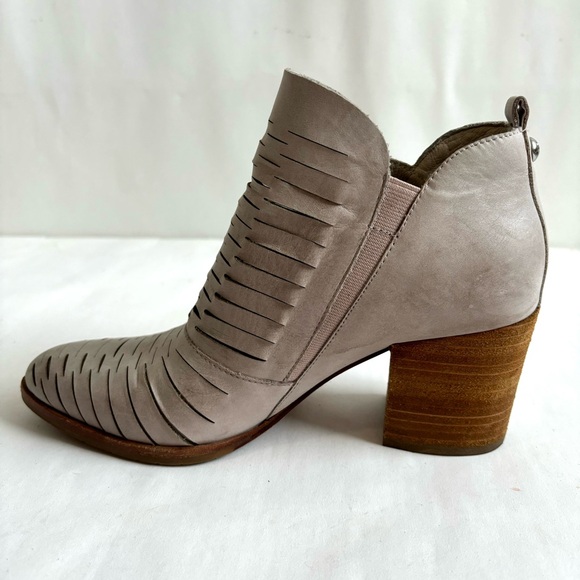 Donald J Pliner Elton Leather Cut Out Ankle Boots Pale Pink Gray Size 6M - Picture 5 of 17